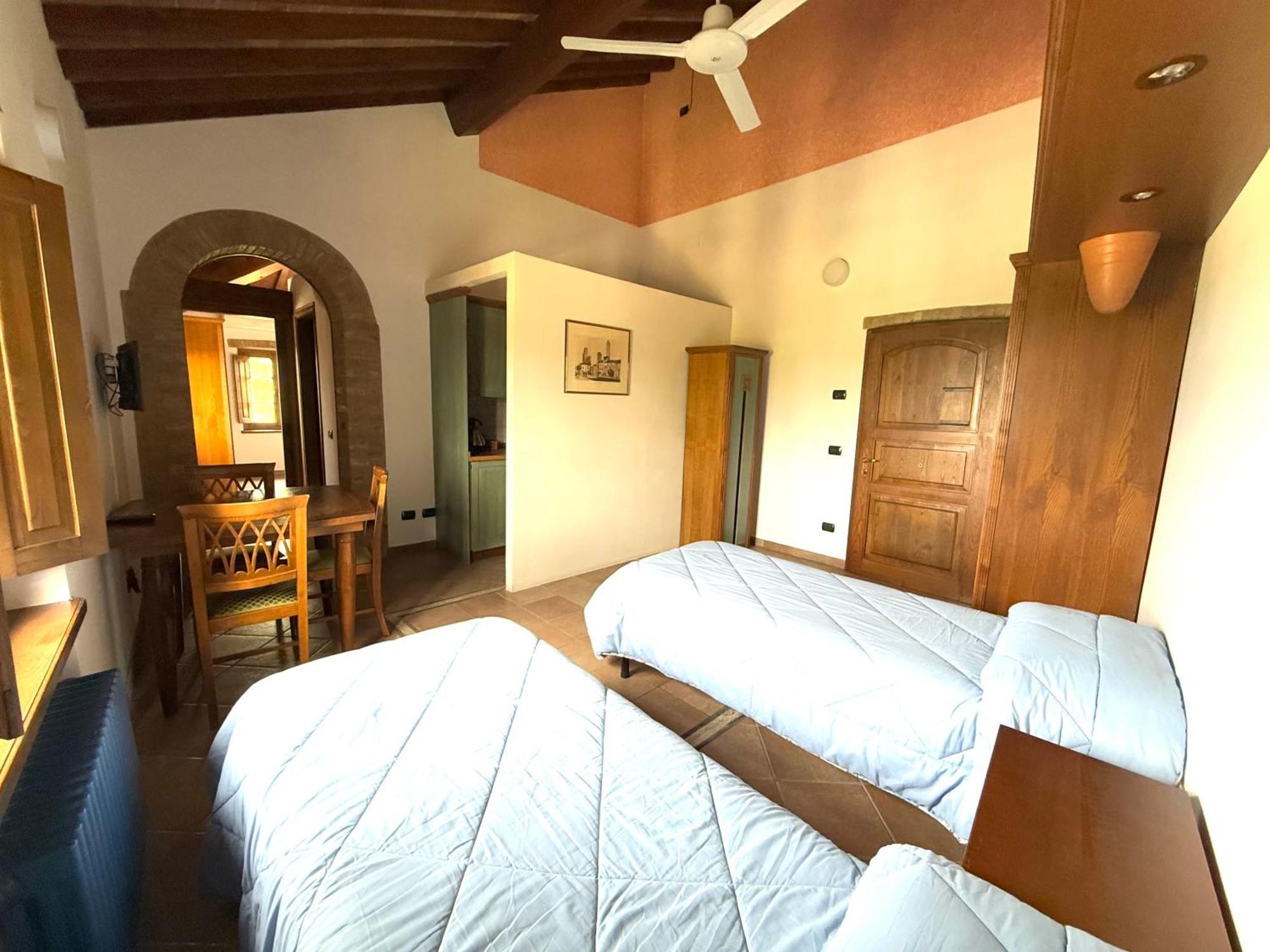 Bed & Breakfast Casale Gregoriano And Apartaments San Gimignano Exterior photo
